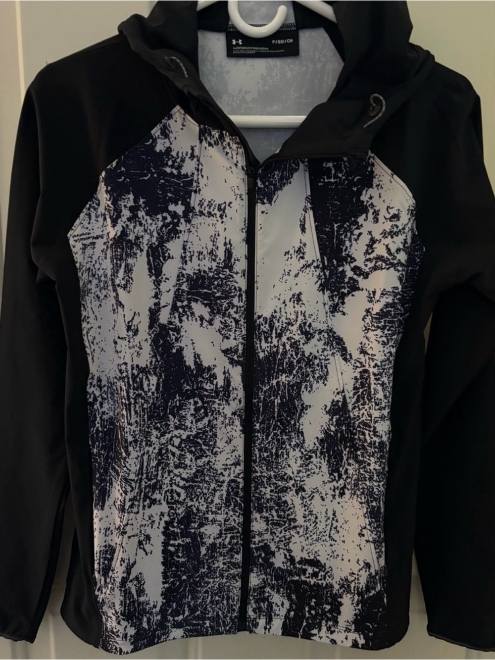 Under Armour Women’s Black & White Hooded lightweight Jacket